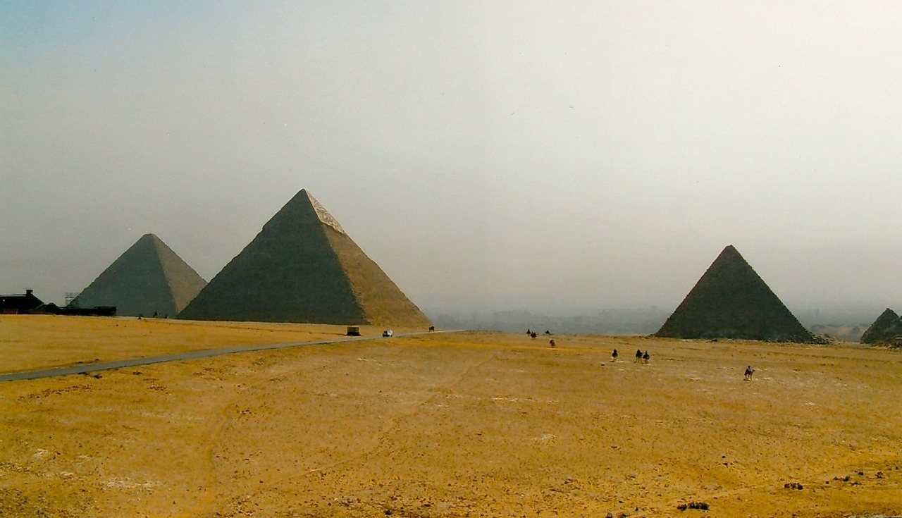 pyramids giza cairo egypt