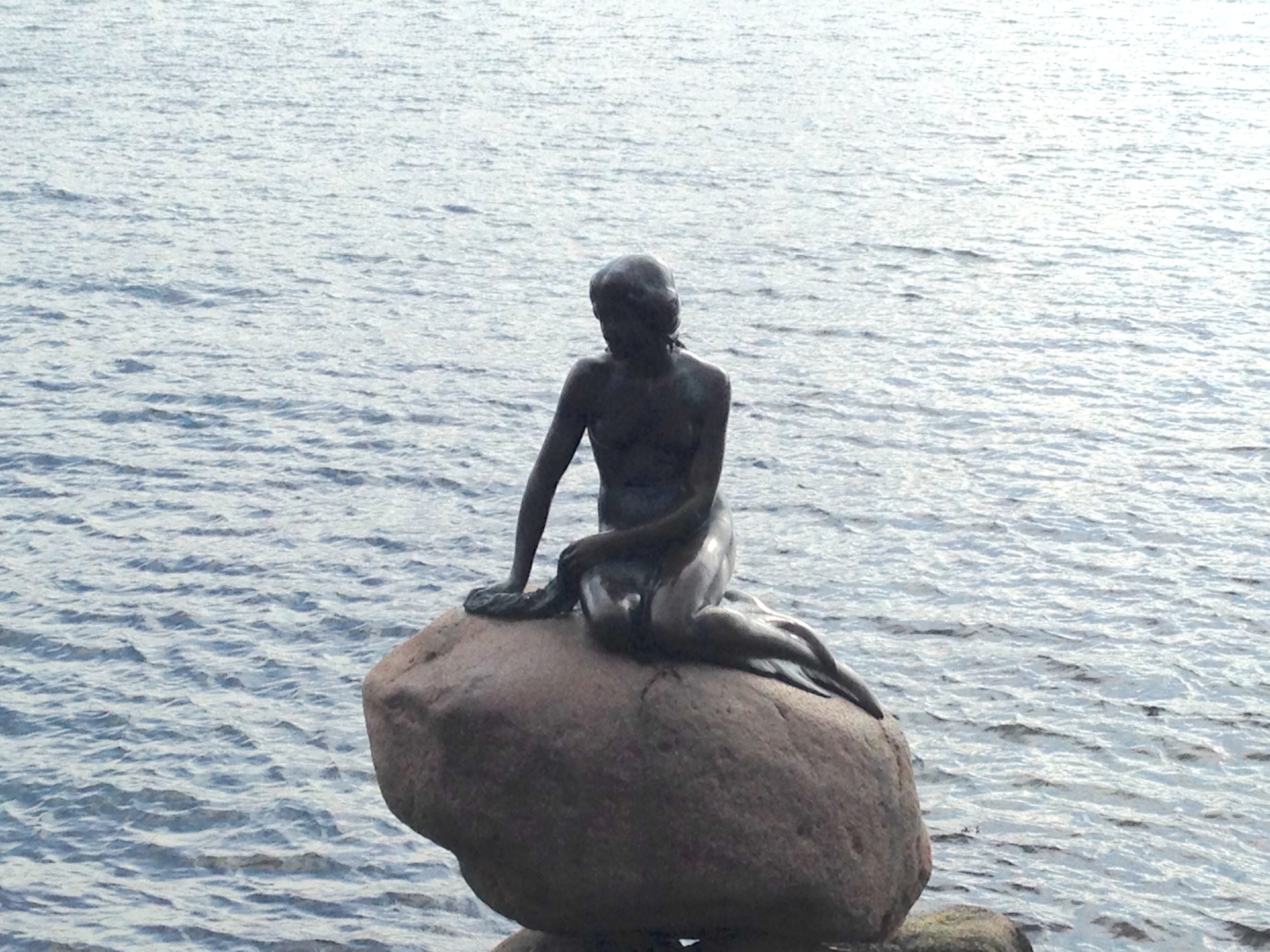 little mermaid sculpture copenhagen denmark