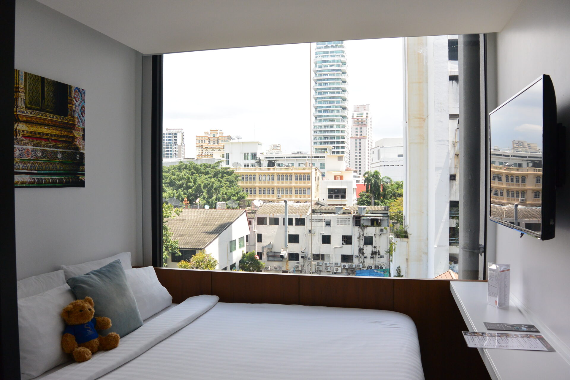 cool budget box hotel sukhumvit road bangkok thailand