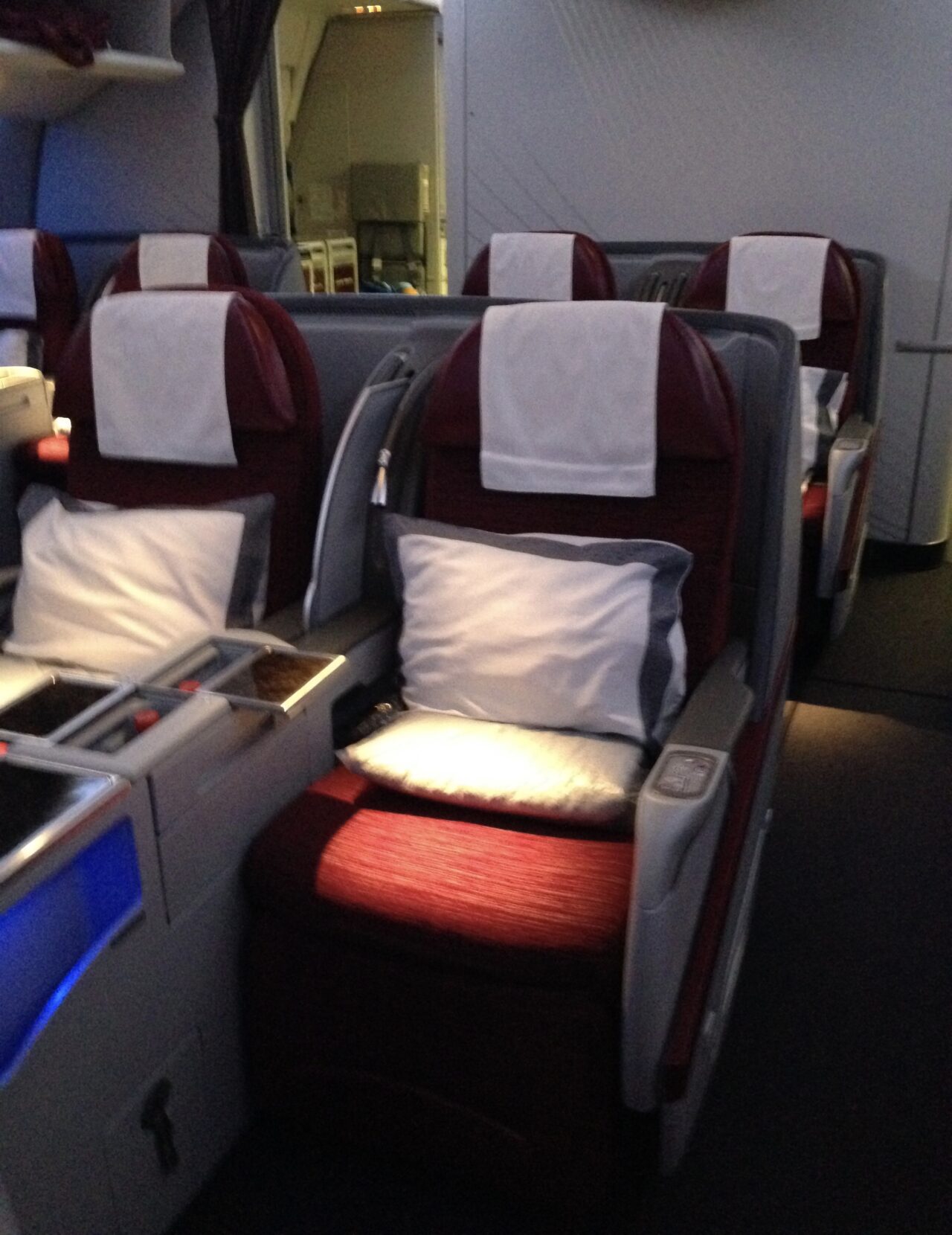 what is it like flying business class qatar airways