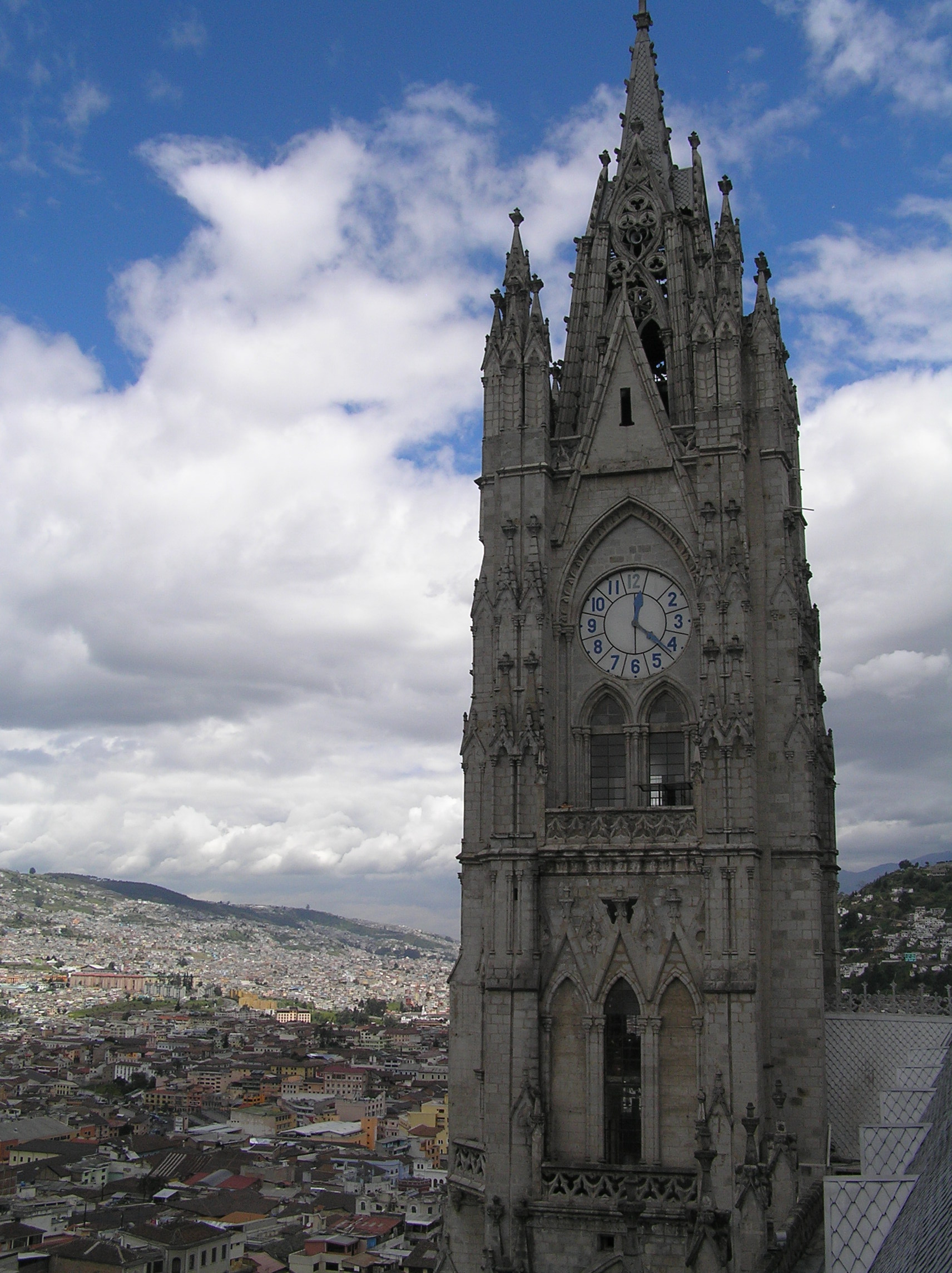 basilica del voto nacional quito ecuador
