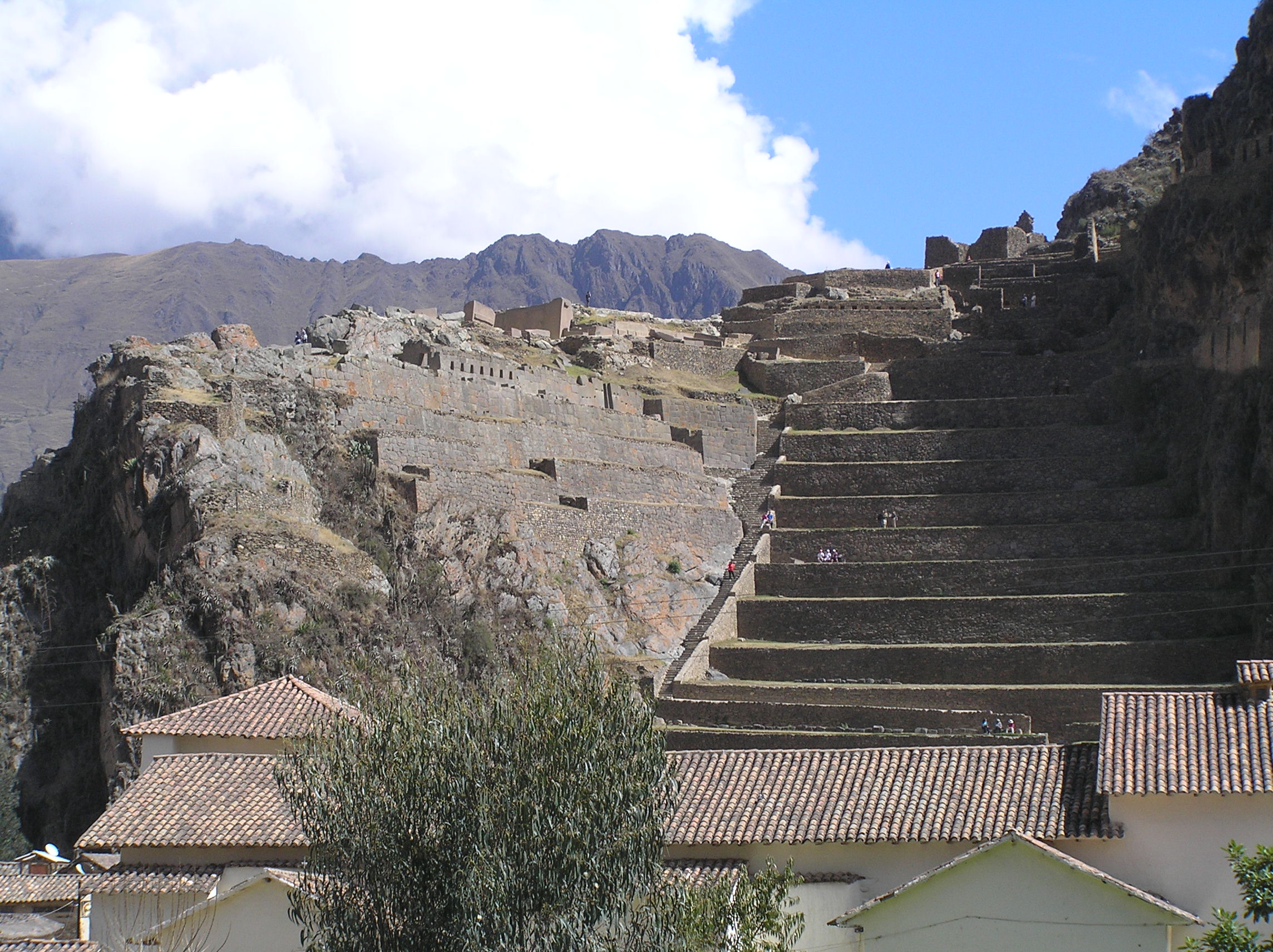 fortress ollantaytambo peru