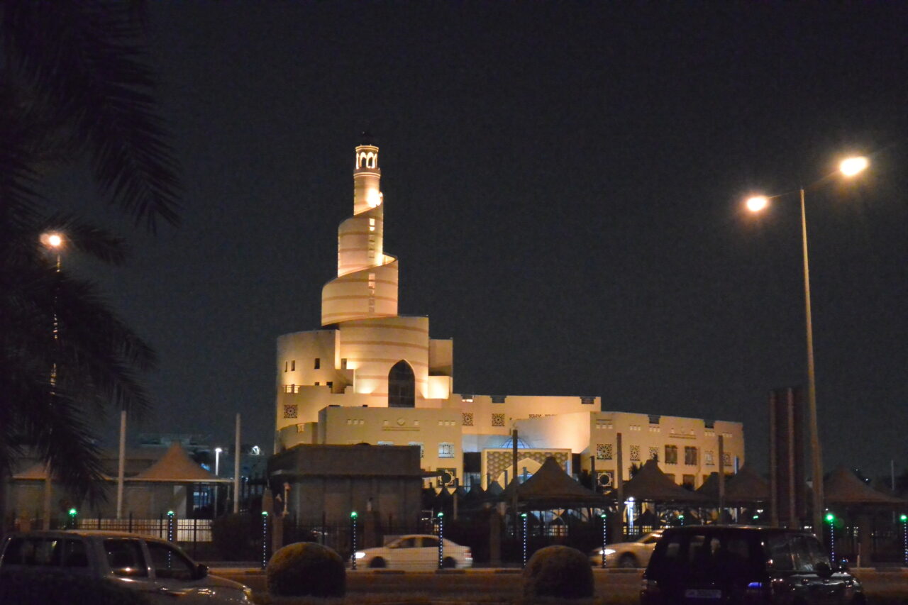 How to Kill Time at Doha Airport: Free Doha City Tour