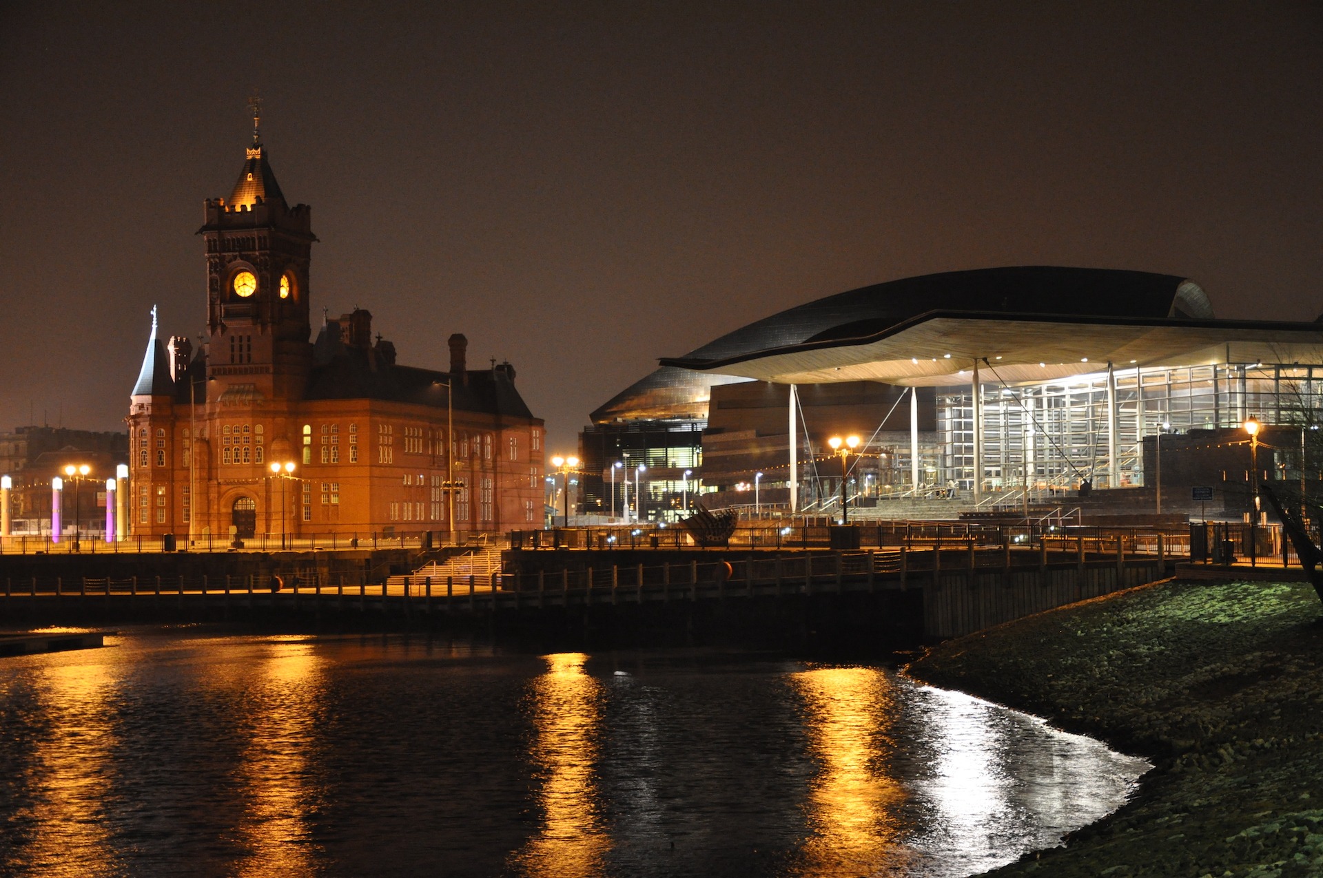 cardiff bay at night wales