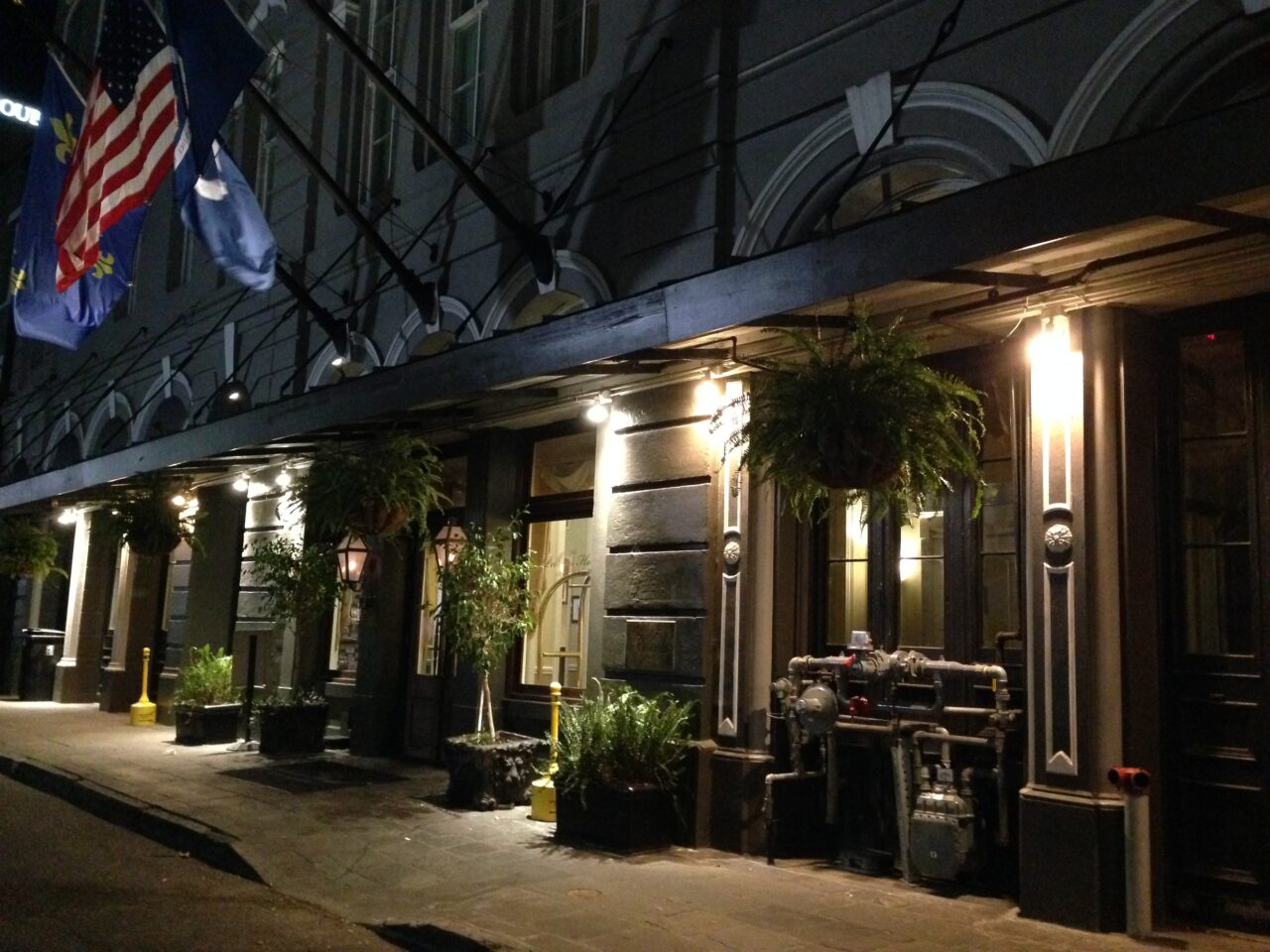 centrally located independent hotel new orleans louisiana