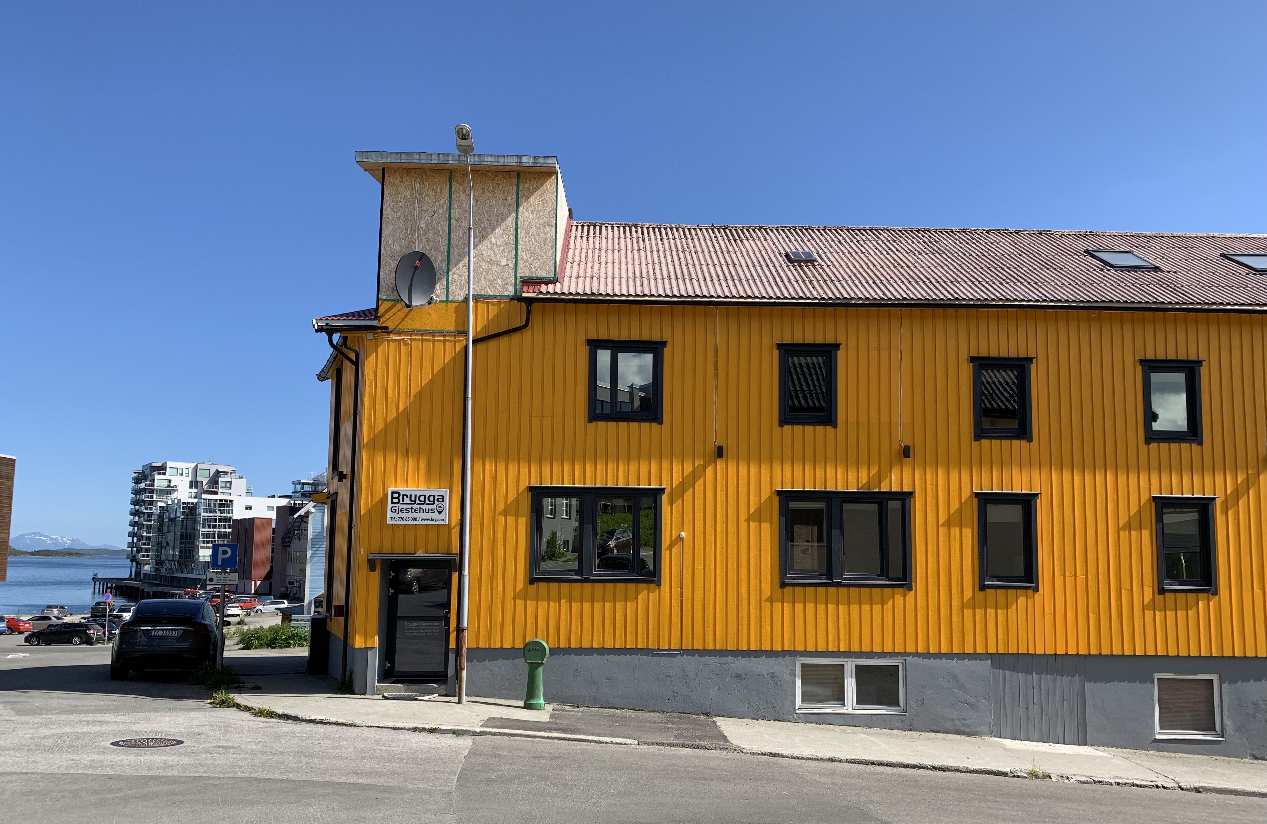 Brygga Guest House: Harstad Budget Hotel