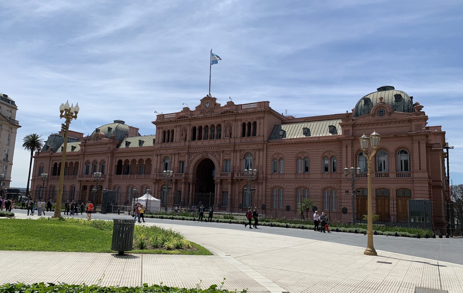 what to see do plaza de mayo buenos aires argentina