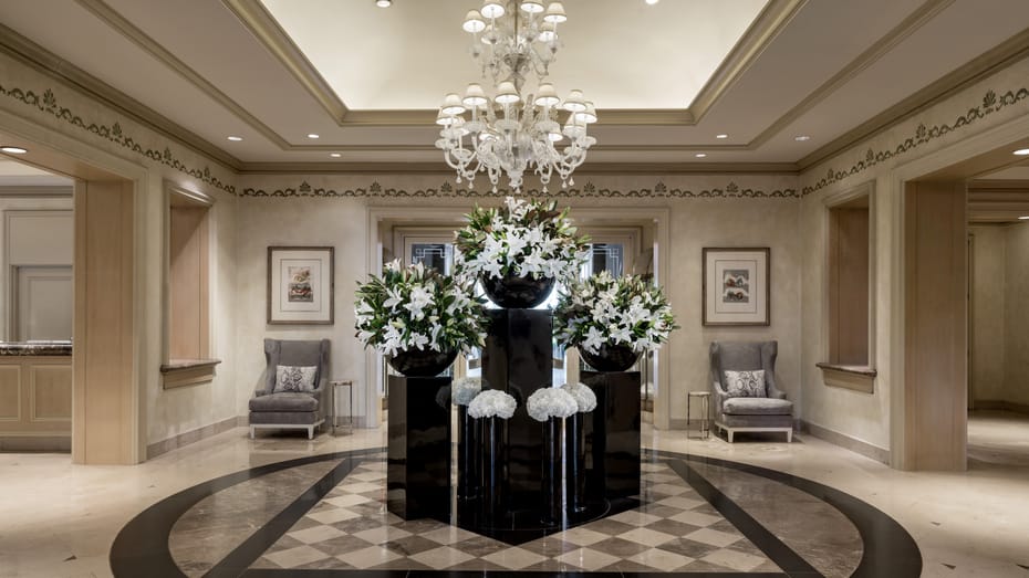 review 5 star luxury hotel four seasons beverly hills los angeles california usa
