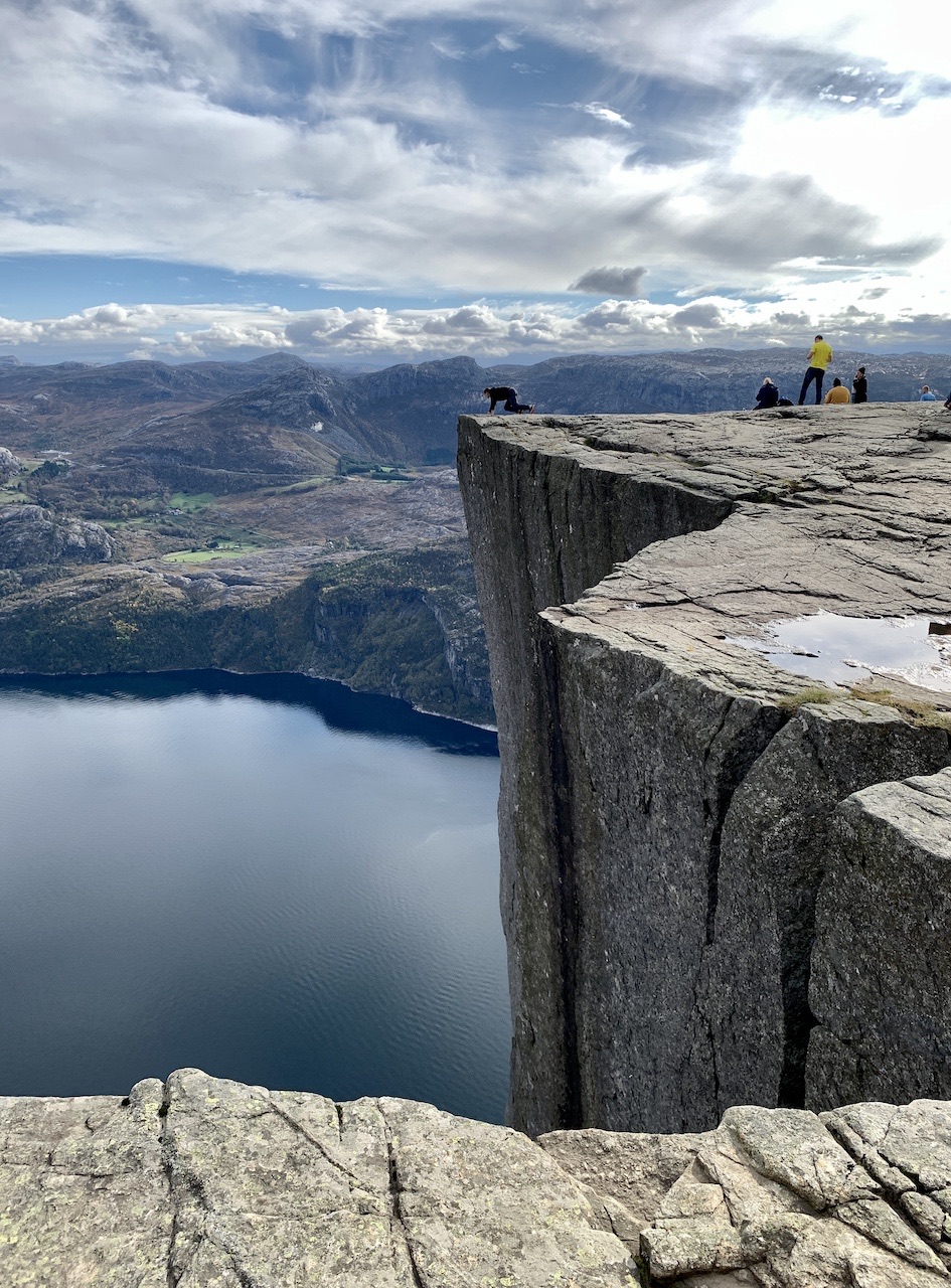 preikestolen pulpit rock day trip stavanger norway