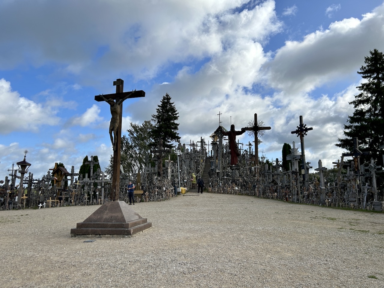 how to visit hill of crosses on your own siauliai lithuania