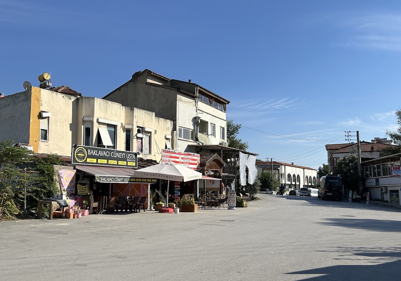 what to see do pamukkale village town